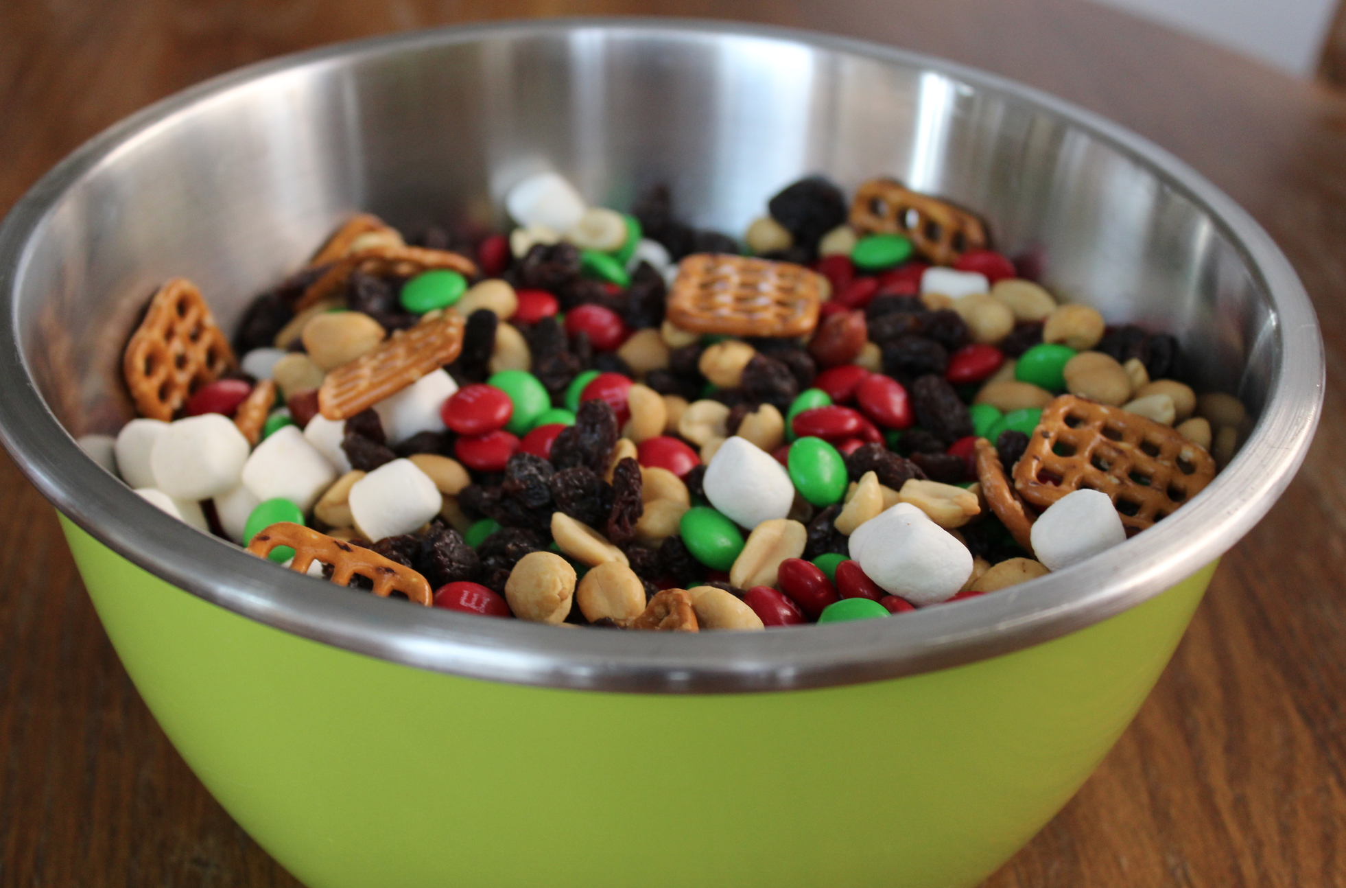 Christmas dessert ideas: Holiday Trail Mix Recipe